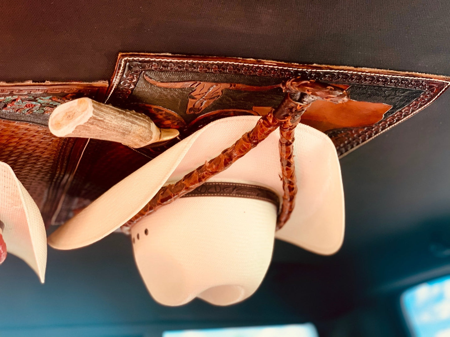 JM Texas Outlaw Edition Cowboy Hat Rack Gun Holster & Dagger Tooled Leather Mount. - JM Ranch Snap Racks