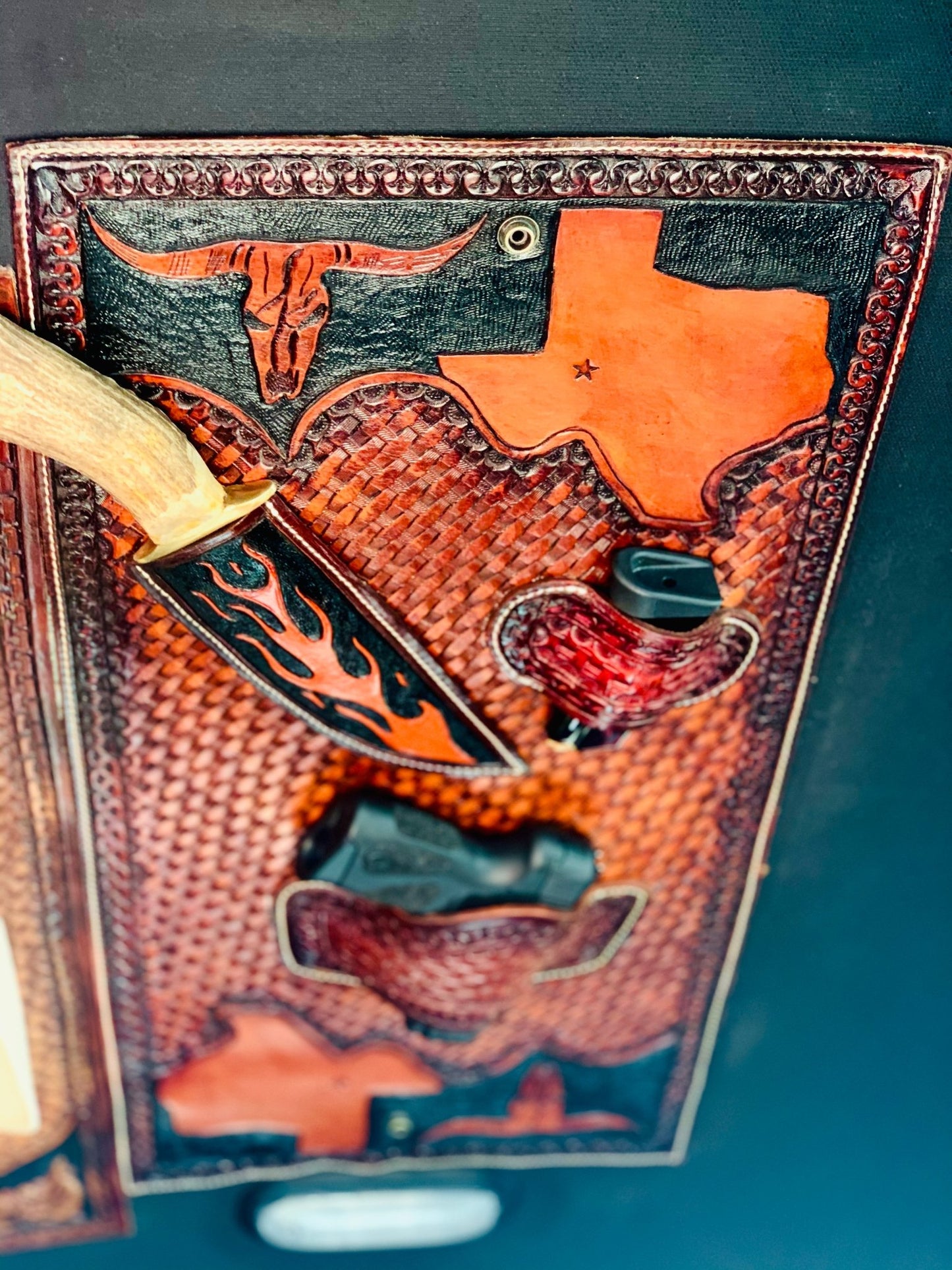 JM Texas Outlaw Edition Cowboy Hat Rack Gun Holster & Dagger Tooled Leather Mount. - JM Ranch Snap Racks
