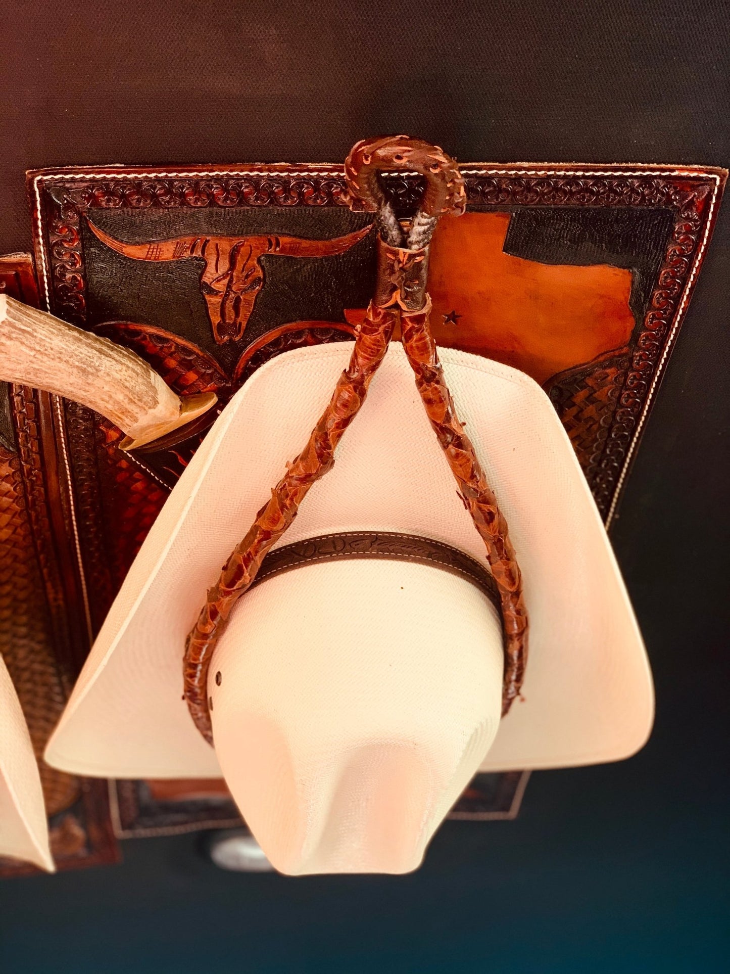 JM Texas Outlaw Edition Cowboy Hat Rack Gun Holster & Dagger Tooled Leather Mount. - JM Ranch Snap Racks