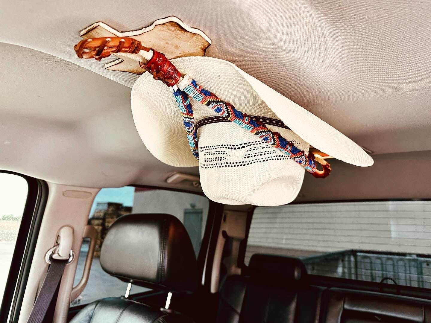 Cowboy hat holder for truck online leather