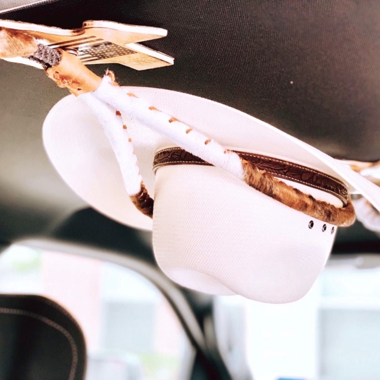 JM Pistoleros Edition Cowboy Hat Rack - JM Ranch Snap Racks - JM ...