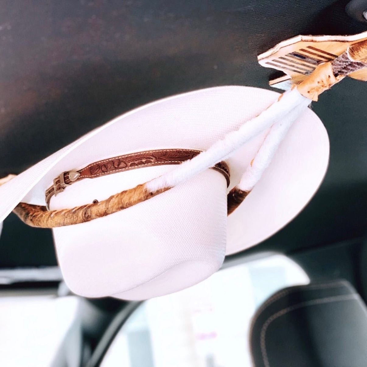 JM Pistoleros Edition Cowboy Hat Rack - JM Ranch Snap Racks - JM ...