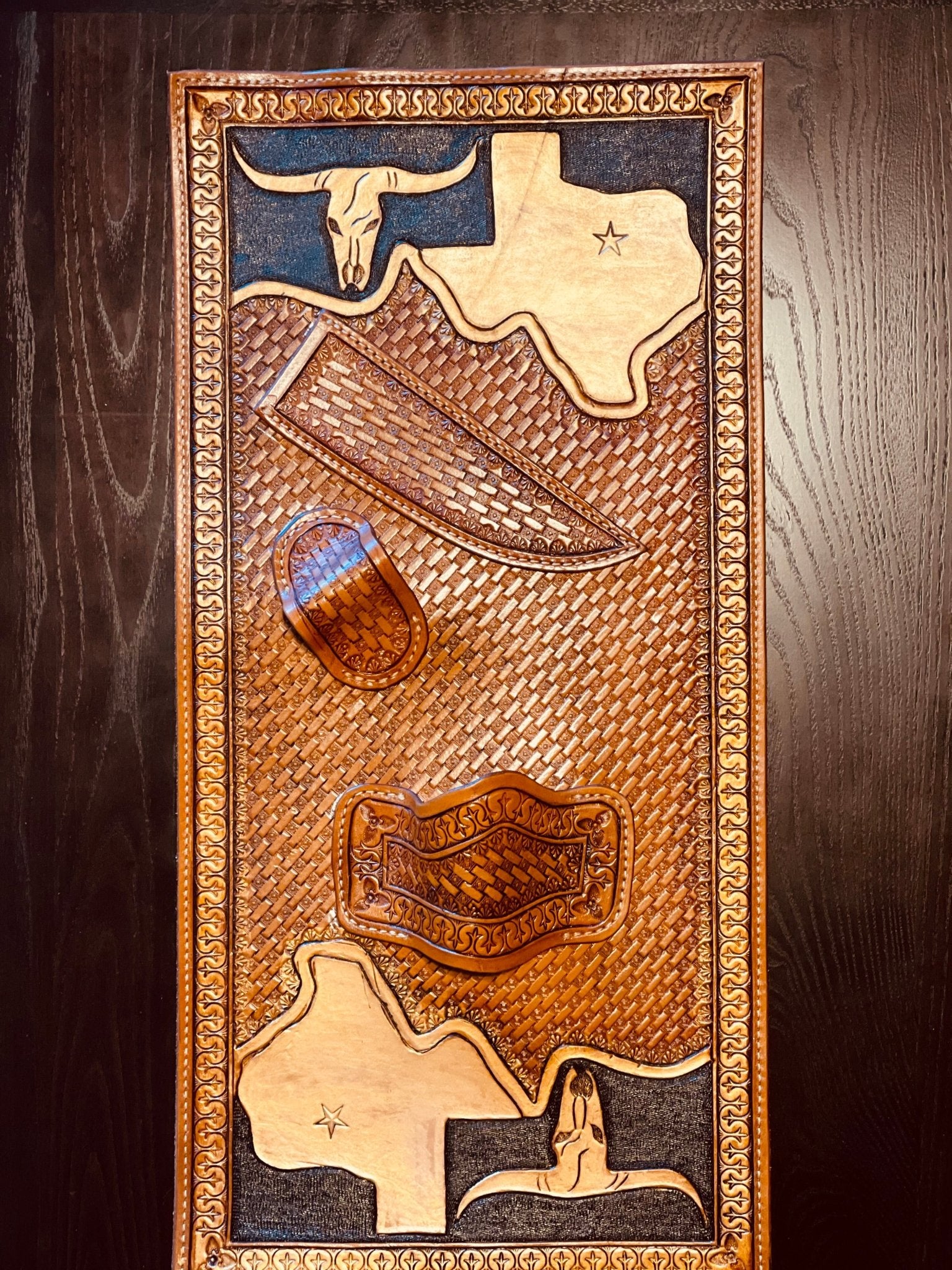JM Texas Outlaw Edition Cowboy Hat Rack Gun Holster & Dagger Tooled Leather Mount. - JM Ranch Snap Racks